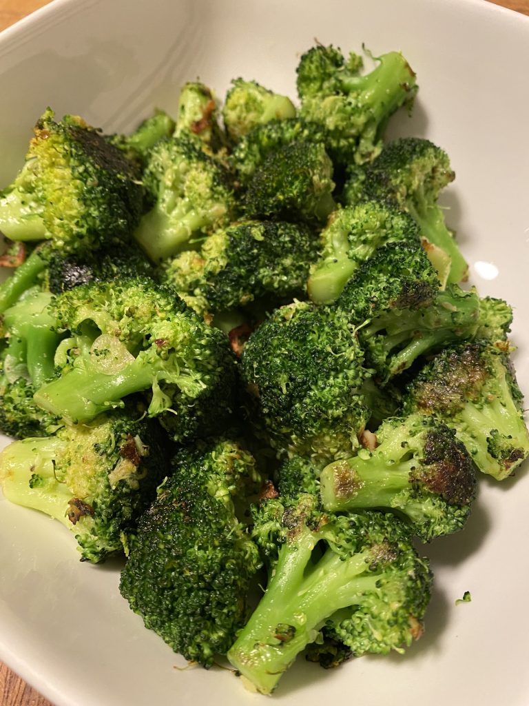 Lees meer over het artikel Gebakken broccoli met knoflook