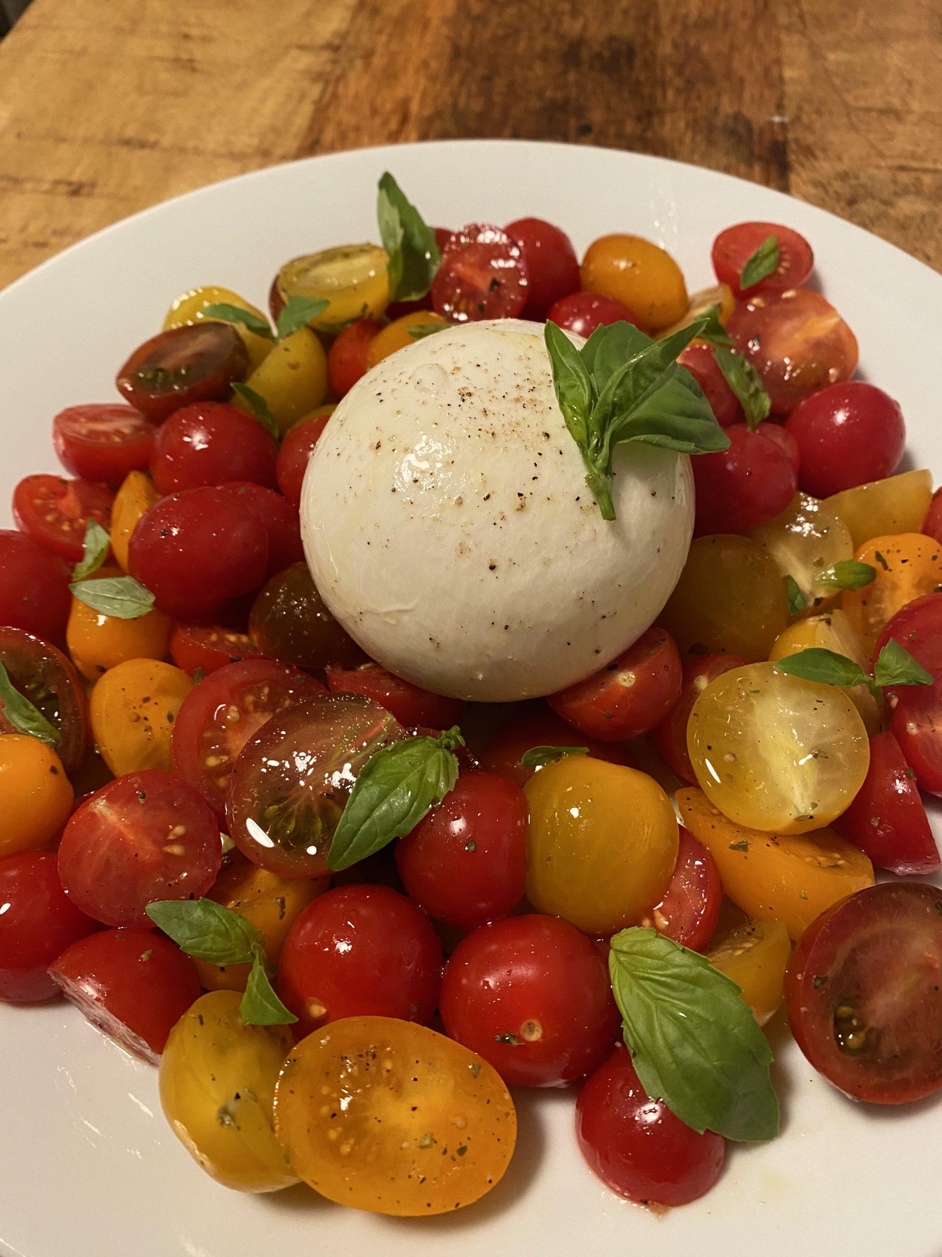 Je bekijkt nu Tomatensalade met burrata