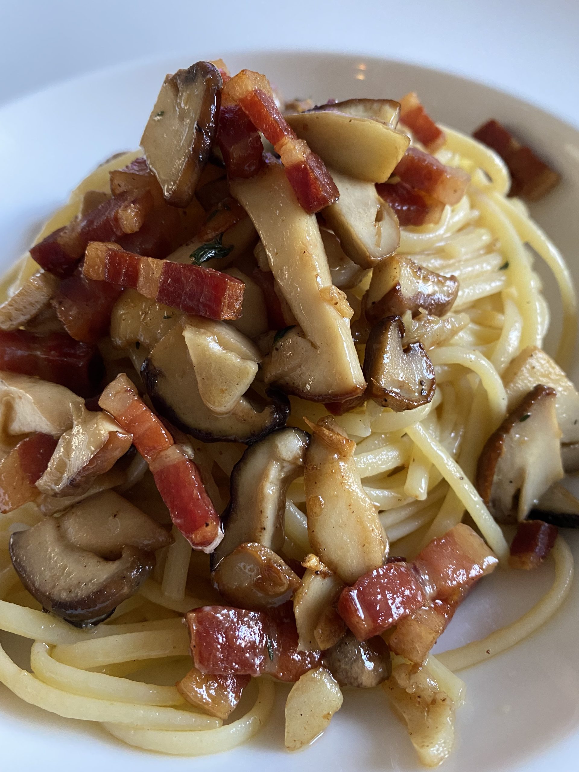 Je bekijkt nu Spaghetti met eekhoorntjesbrood en pancetta