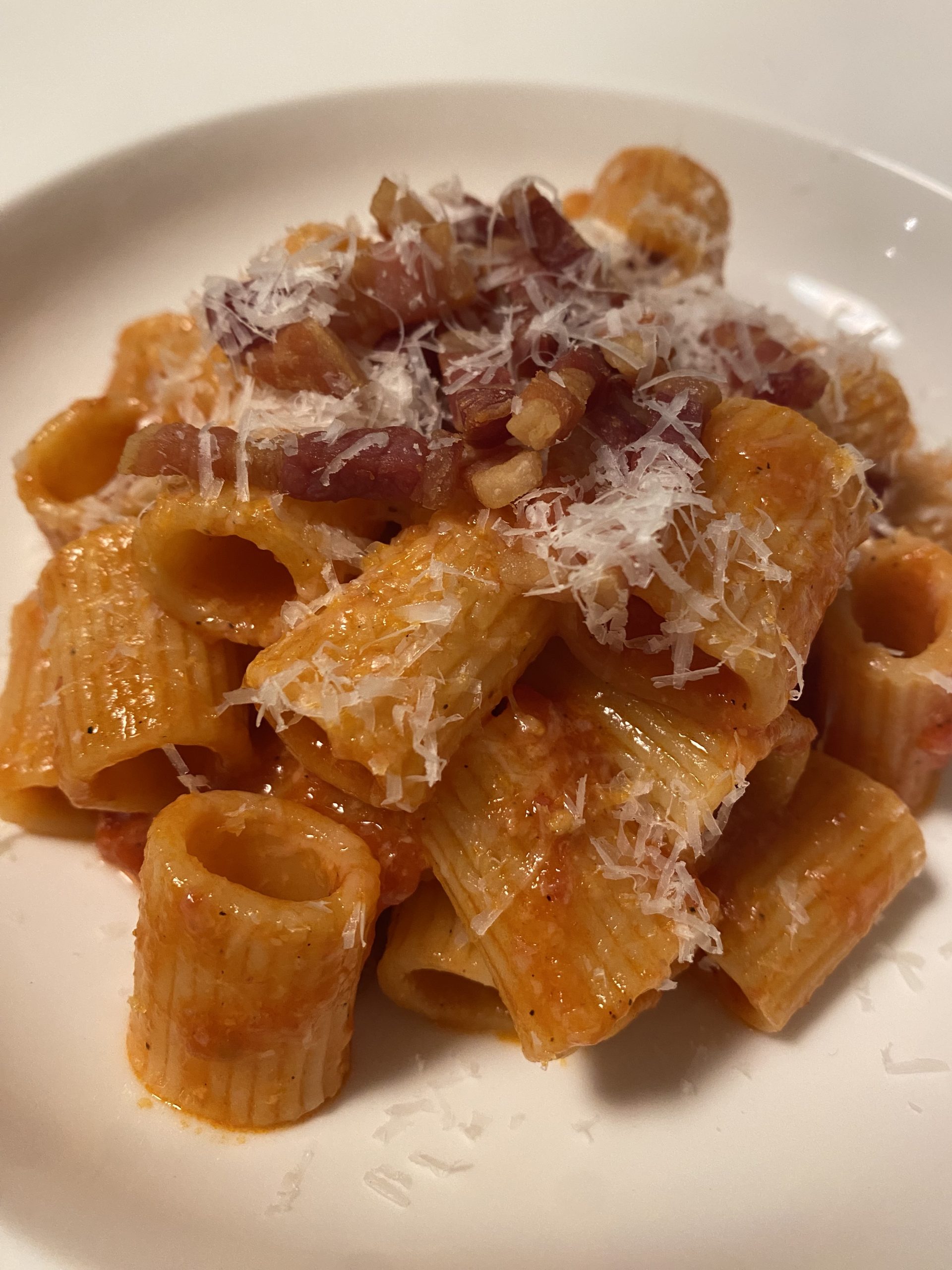 Je bekijkt nu Rigatoni amatriciana