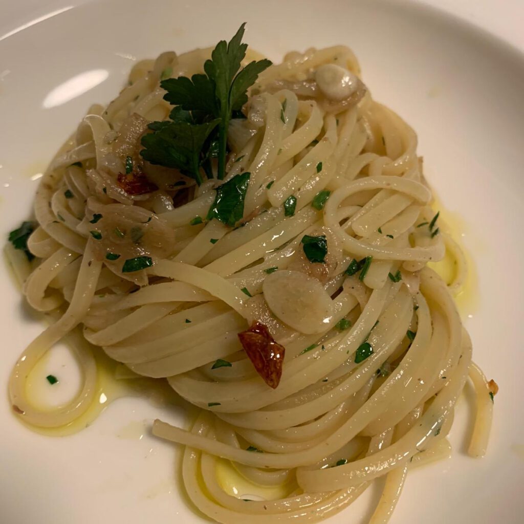 Linguine aglio, olio e peperoncino