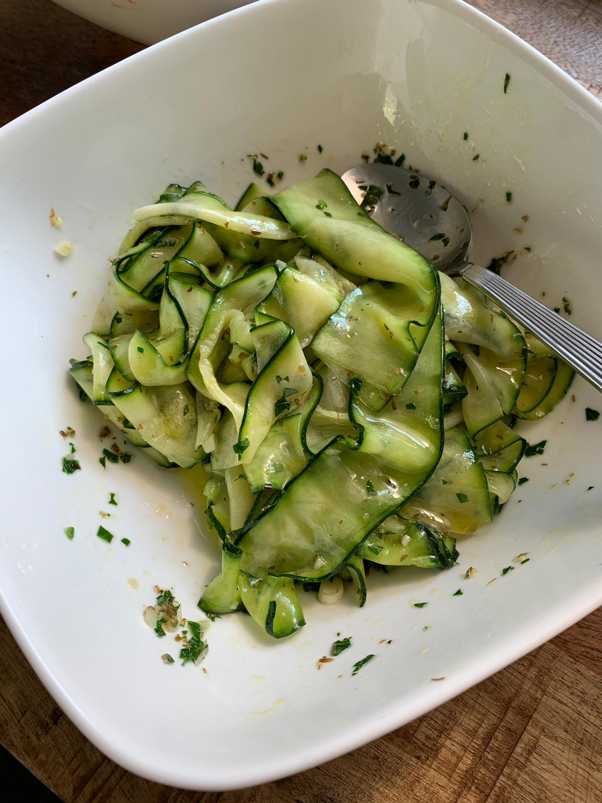 Je bekijkt nu Courgette met peterselie en oregano