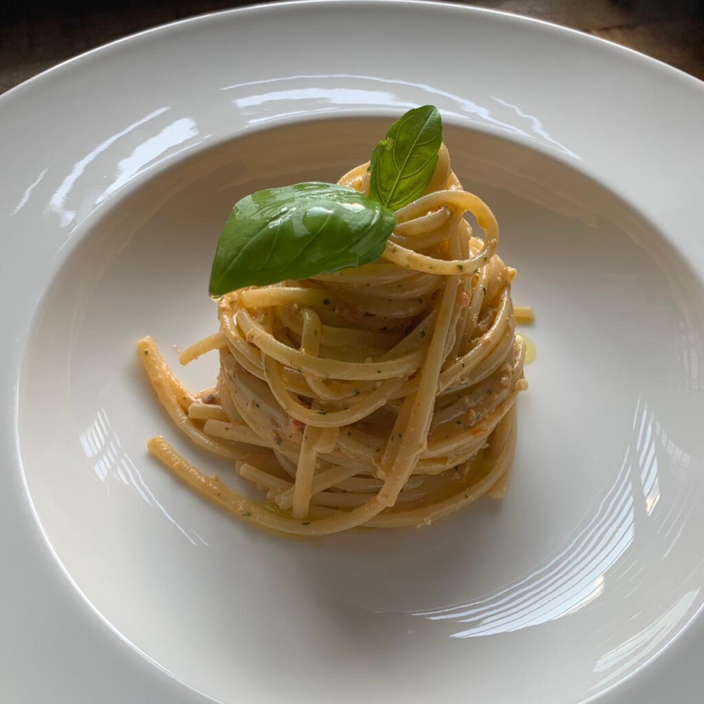 Linguine con pesto Siciliana