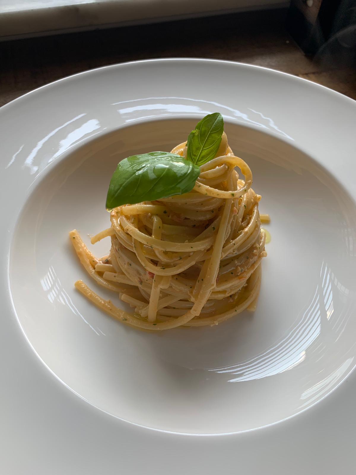 Je bekijkt nu Linguine met Siciliaanse pesto