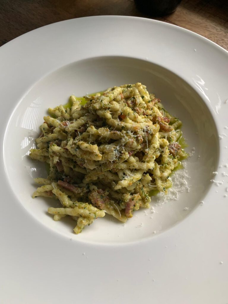 Lees meer over het artikel Trofie met pistachepesto