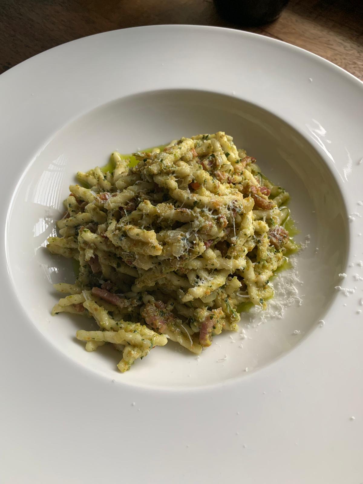 Je bekijkt nu Trofie met pistachepesto